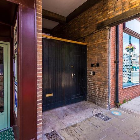 Bright 1-Bed Apartment In Chester By 53 Degrees Property, Ideal For Professionals & Couples, Great Location - Sleeps 4 外观 照片